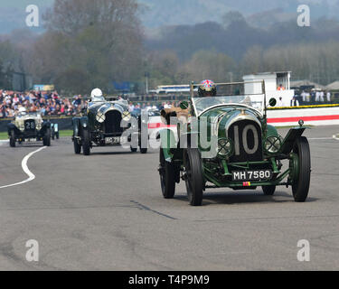 William Medcalf, Bentley 3 Litre Le Mans, John Duff, Trophée sports courses de voitures Vintage 1930 pré, 77e réunion des membres, Goodwood, West Sussex, Angleterre, Banque D'Images