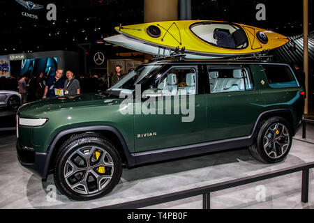 Rivian est nouveau véhicule électrique montré au New York International Auto Show 2019, au Jacob Javits Center. C'était le premier jour de l'aperçu de la presse NYIAS Banque D'Images