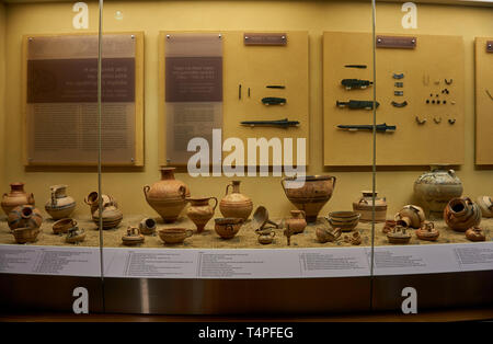 Vue de l'intérieur du nouveau Musée archéologique de Neapolis. Impressionnante collection d'artefacts englobe de la péninsule se trouve sur lequel Neapoli. Banque D'Images