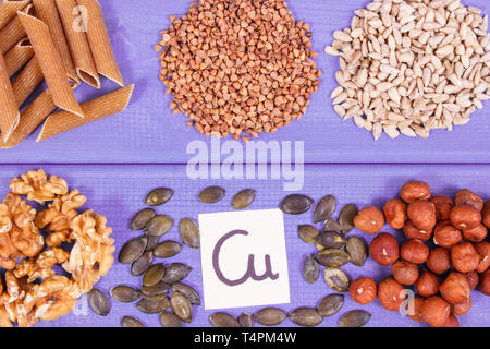 Les aliments sains contenant du cuivre, fibres alimentaires et de minéraux naturels, concept d'une alimentation saine Banque D'Images