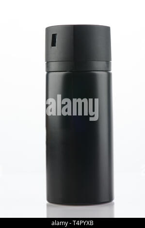 Propre vide noir spray peut isolated on white background studio Banque D'Images