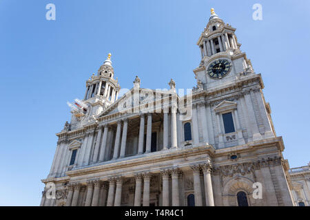 Avant de l'ouest de Saint Paul's Cathedral, Ludgate Hill, City of London, Greater London, Angleterre, Royaume-Uni Banque D'Images