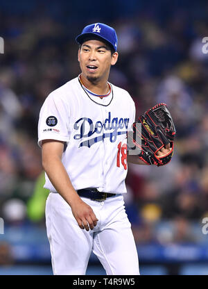 Kenta Maeda des Dodgers de Los Angeles en action au cours de la Major League Baseball match contre les Reds de Cincinnati au Dodger Stadium à Los Angeles, États-Unis, le 16 avril 2019. Credit : AFLO/Alamy Live News Banque D'Images