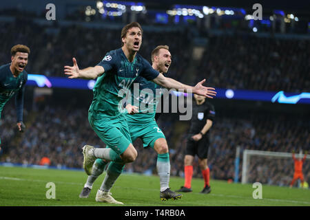 Manchester, UK. 17 avr, 2019. Fernando Llorente de crédit : Tottenham Hotspur célèbre après qu'il marque son 3e but .équipes Ligue des Champions match, quart de finale, 2e match aller, Manchester City v Tottenham Hotspur à l'Etihad Stadium à Manchester le mercredi 17 avril 2019. Cette image ne peut être utilisé qu'à des fins rédactionnelles. Usage éditorial uniquement, licence requise pour un usage commercial. Aucune utilisation de pari, de jeux ou d'un seul club/ligue/dvd publications pic par Andrew Verger//Andrew Orchard la photographie de sport/Alamy Live News Banque D'Images