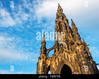 Le Scott Monument de l'auteur écossais Sir Walter Scott, à l'Est des jardins de Princes Street Edinburgh Scotland Banque D'Images