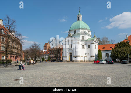 Varsovie, Pologne. Avril, 2018. l'Église catholique romaine de St Casimir en ville nouvelle place du marché Banque D'Images