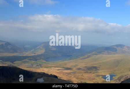 Moel Eilio vu de groupe principal Bwlch Rhyd Ddu sur chemin de sommet Snowdon Banque D'Images