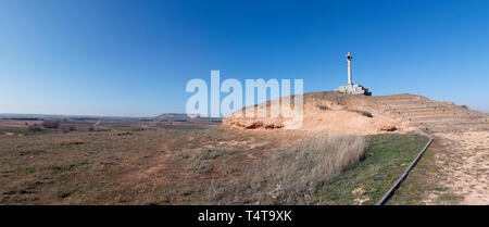 Cruz de San Pelayo est situé sur une colline près de Roa de Duero, village de Burgos, Espagne Banque D'Images