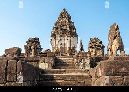 Bakong temple hindou antique près de Siem Reap et Angkor Wat au Cambodge zone archéologique Banque D'Images