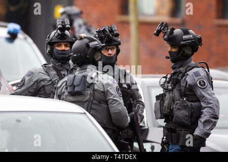 La police armée à Utrecht, Pays-Bas, après qu'un homme armé a ouvert le feu sur un tramway dans la ville hollandaise. Doté d''atmosphère : où : Utrecht, Utrecht, Pays-Bas Quand : 18 Mar 2019 Crédit : BrunoPress/WENN.com **Uniquement disponible pour publication au Royaume-Uni, USA, Allemagne, Autriche, Suisse** Banque D'Images