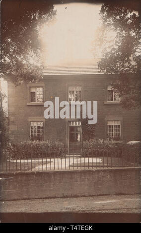 Vintage Carte postale photographique montrant une maison historique de la maison. Banque D'Images