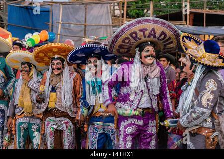 Danza de los mexicanos, Santo Tomás Chichicastenango, República de Guatemala, Amérique centrale. Banque D'Images