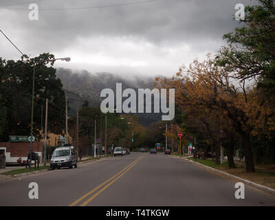 Villa de Merlo, San Luis, Argentine - 2019 : Le point de vue le long d'une route près du centre-ville. Banque D'Images