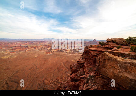 Point de Panorama de l'image, une belle et pittoresque, emplacement distant dans le dédale de Canyonlands National Park, Wayne County, Utah, USA. Banque D'Images