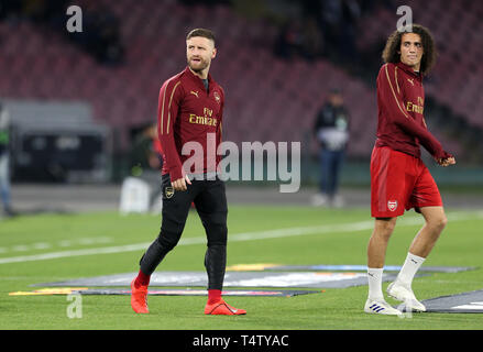 L'arsenal Shkodran Mustafi (à gauche) et Matteo Guendouzi avant l'UEFA Europa League quart de finale deuxième match à la jambe du stade San Paolo, Naples. Banque D'Images