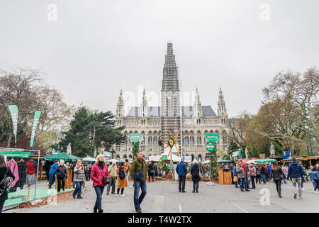 Vienne, Autriche Styrie Steiermarkdorf Spring Festival.à Steiermark-Frühling Rathausplatz régions autrichiennes et les vendeurs de rue avec restauration et offre touristique Banque D'Images