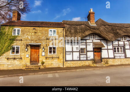 Le Fox & Hounds pub/restaurant à Bredon, Worcestershire, Angleterre. Banque D'Images