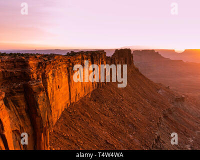 Point de Panorama de l'image, une belle et pittoresque, emplacement distant dans le dédale de Canyonlands National Park, Wayne County, Utah, USA. Banque D'Images