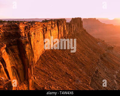 Point de Panorama de l'image, une belle et pittoresque, emplacement distant dans le dédale de Canyonlands National Park, Wayne County, Utah, USA. Banque D'Images