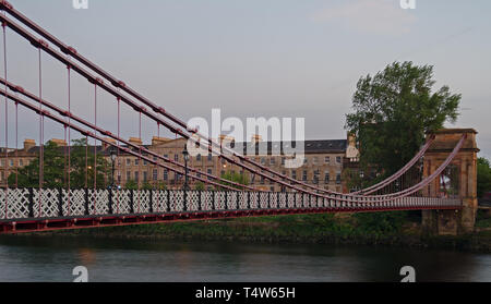 South Portland Street pont suspendu sur la rivière Clyde à Glasgow, Ecosse Banque D'Images