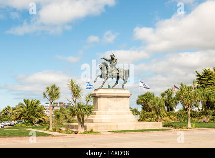 Cherbourg-Octeville, France - le 21 août 2018 : statue équestre de Napoléon, le travail d'Armand Le Veel, sur la place Napoléon à Cherbourg, France. Banque D'Images