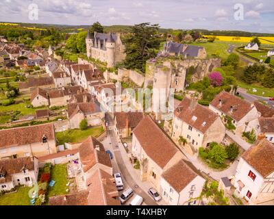 Fortaleza construida. médiévale en el siglo XI por Fulco Nerra, Conde de Anjou, y Castillo del Conde, Branicki de Montrésor, Departamento de Indre y Loira, France,Europe de l'Ouest. Banque D'Images