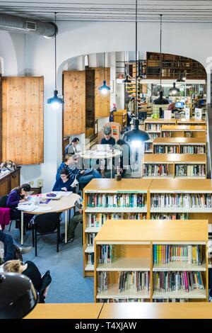 Biblioteca de Cultura Artesana,Centre Culturel la Misericòrdia ,Palma de Mallorca, Majorque, Iles Baléares, Espagne. Banque D'Images