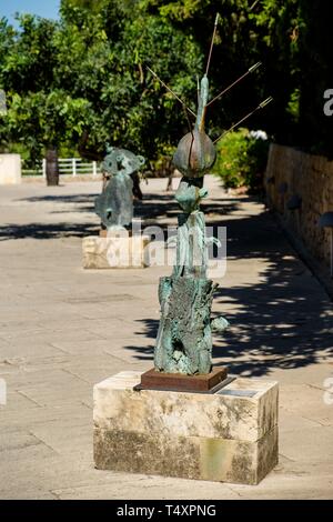Personnage et oiseau, 1968, bronze, Joan Miró, Fundació Pilar i Joan Miró , Palma, Majorque, îles Baléares, Espagne, Europe. Banque D'Images