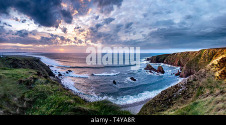 Bloody Foreland, littoral de la région de Donegal Gaeltacht. Façon sauvage de l'Atlantique - l'Irlande. Banque D'Images