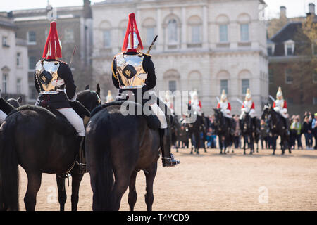 Londres, Royaume-Uni - 14 avril 2019. Imprimeur de la Garde côtière canadienne sur Mars Les chevaux dans les rues de Londres, Saint James Park Banque D'Images