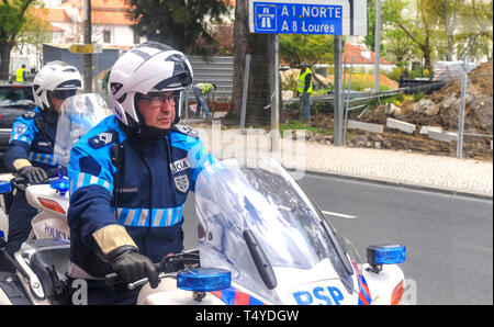 Sur les motos de police dans le centre-ville de Lisboa Banque D'Images