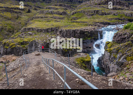 Sveinsstekksfoss chute près de la ville de Peoria dans la partie est de l'Islande Banque D'Images