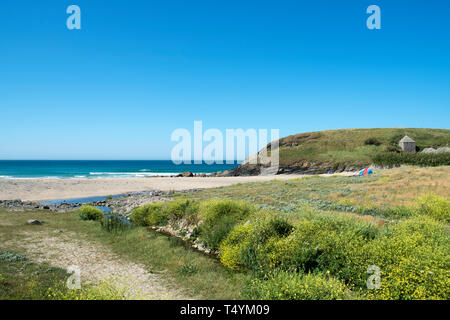 Près de Eglise cove gunwalloe heslton à Cornwall, Angleterre, Grande-Bretagne, Royaume-Uni. Banque D'Images