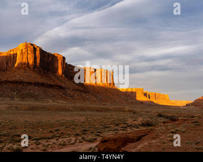 Image d'une butte dans la région du canyon de Taylor dans une section à distance de l'île dans le ciel District de Canyonlands National Park, San Juan County, Utah, Banque D'Images