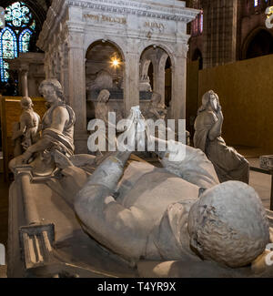 SAINT-DENIS, FRANCE - Le 12 février 2015 : gisant de Louis XII dans la basilique de saint-denis, nécropole des monarques français, février, 12 Banque D'Images