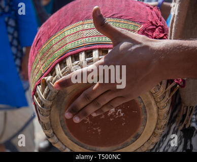 Durban, Afrique du Sud, 19 avril 2019. La Durban 2019 Festival des chars da colorés et dynamiques drawcard pour les fervents et les touristes. Les dévots Banque D'Images