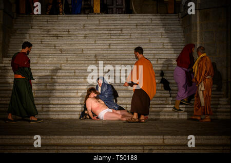 Brunete, Espagne - 11 Avril 2019 : play populaires de la Passion du Christ dans la Plaza Mayor de la ville. La piété de Maria. Banque D'Images