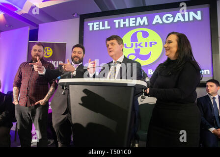 Leader de l'UKIP, Gerard Batten, lors d'une conférence de presse où il dévoile de nouveaux candidats pour les élections européennes comme Carl Benjamin et Mark Meecham Banque D'Images