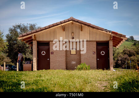 Des toilettes au Malibu Creek State Park - MALIBU, USA - Le 29 mars 2019 Banque D'Images