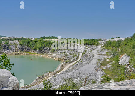 Partie de l'Imery - Carrière de roche en marbre du Gantt, rempli d'eau, près de l'Alabama, USA. Sylacauga Banque D'Images