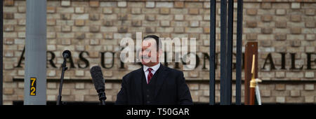 Falls Road, Belfast, Royaume-Uni. Apr 19, 2019. Le président d'Irlande Michael D Higgins ouvre officiellement le nouveau James Connolly sur le centre Falls Road Crédit : Bonzo/Alamy Live News Banque D'Images