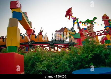 Orlando, Floride, le 27 mars 2019. Slinky Dog Dash rollercoaster dans Toystory terrain à Hollywood studios de Walt Disney World (3) Banque D'Images