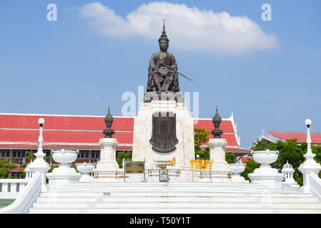 PHETCHABURI, THAILAND - Décembre 13, 2018 : Monument à King Mongkut close-up sur une journée ensoleillée Banque D'Images