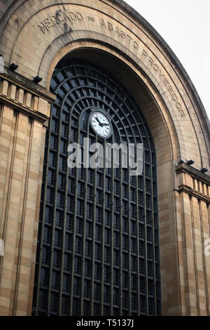 Façade du centre commercial Abasto placé n Avenida Corrientes à Buenos Aires, Argentine Banque D'Images