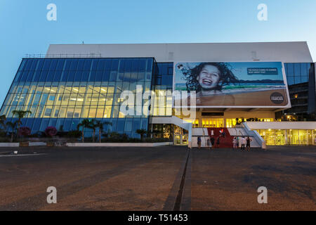 CANNES, FRANCE - 05 juillet 2015 : Palais des Festivals et des Congrès - le lieu du Festival de Cannes. Banque D'Images