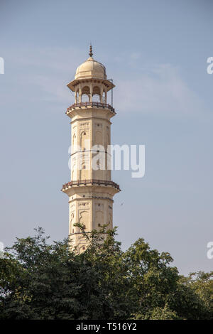 L'Inde, Rajasthan, Jaipur, Ishwar Lat ou Swargasuli Tower, construite pour célébrer une victoire militaire dans le 18e siècle Banque D'Images