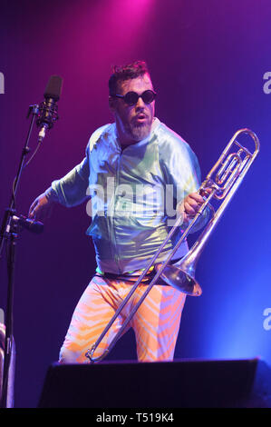 Hopepa aka Joe Lindsay de Fat Freddy's Drop se produisant au Festival Womad, Charlton Park, Royaume-Uni, le 26 juillet 2014. Banque D'Images