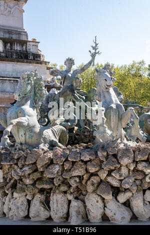 Statue de la fontaine de la Place des Quinconces à Bordeaux Banque D'Images