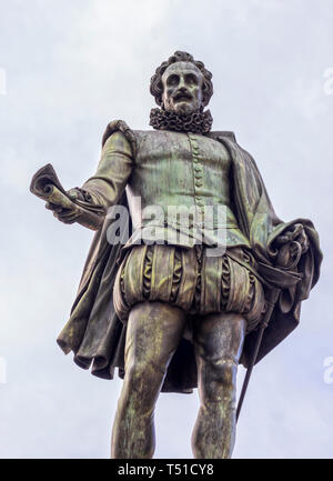 La statue de Cervantes junto al Congreso de los Diputados. Madrid. España Banque D'Images