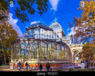 Palacio de Cristal en el Parque de El Retiro. Madrid. España Banque D'Images